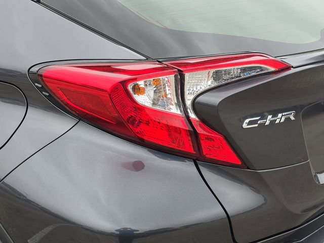 Used 2021 Toyota C-HR LE FWD image 34