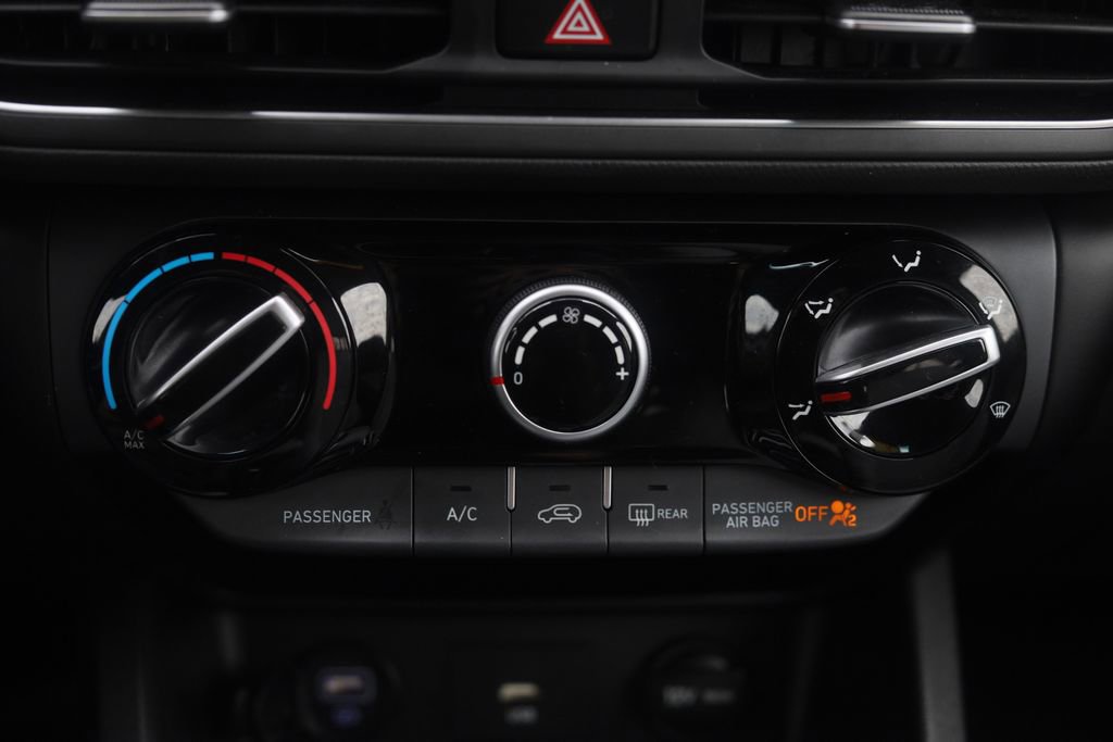 Used 2023 Hyundai Kona SEL image 13