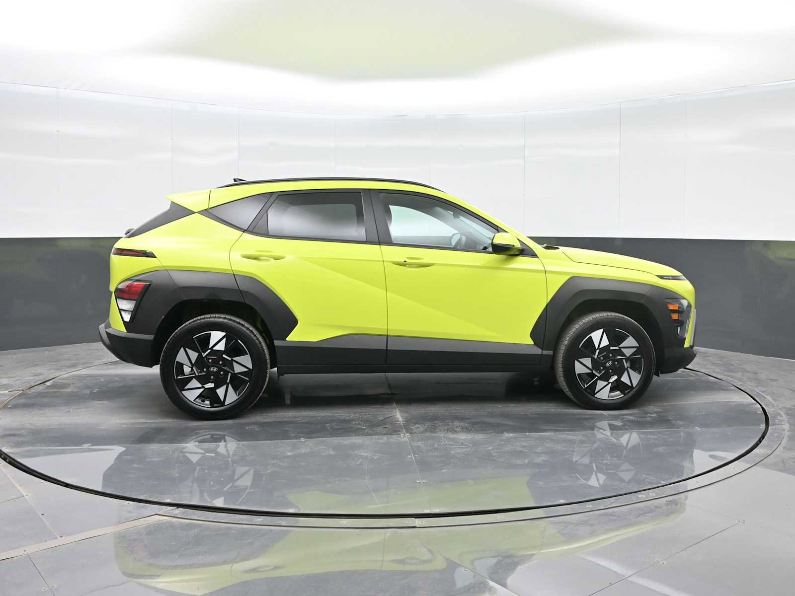 Certified 2025 Hyundai Kona SEL image 9