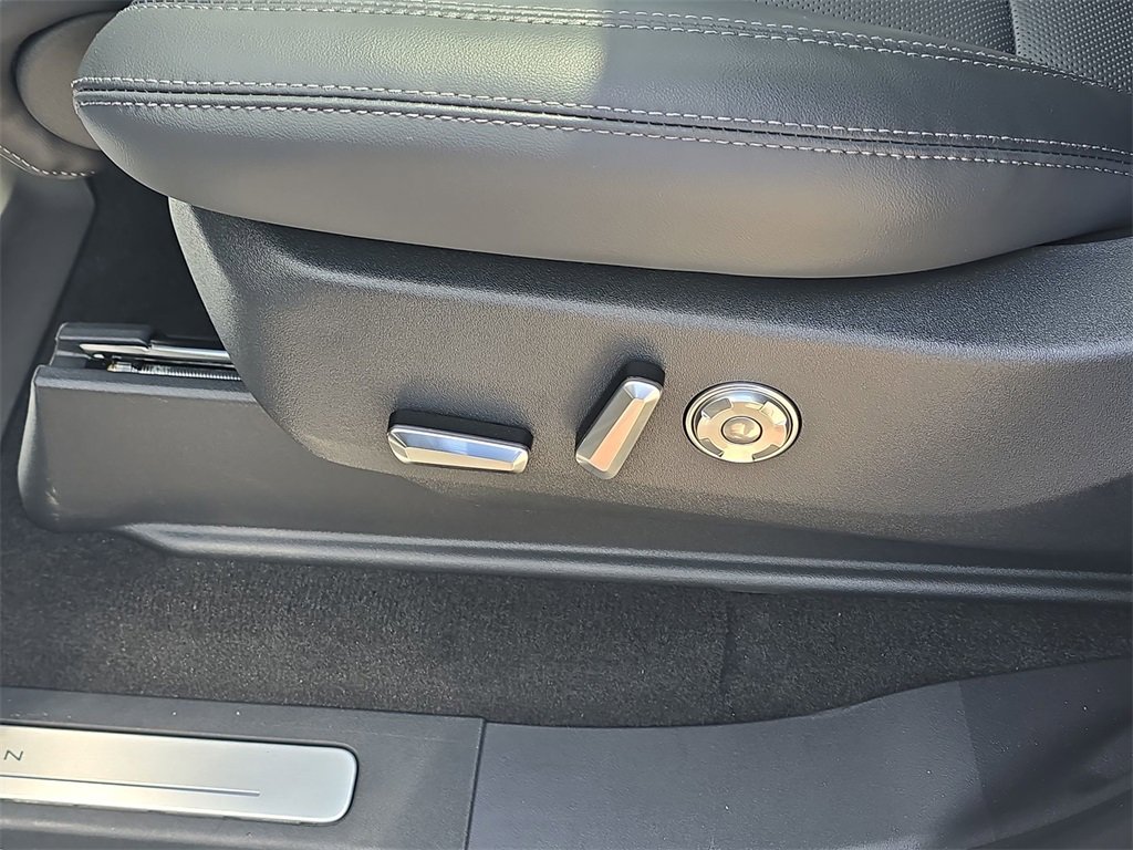 New 2025 Lincoln Navigator L Reserve image 12