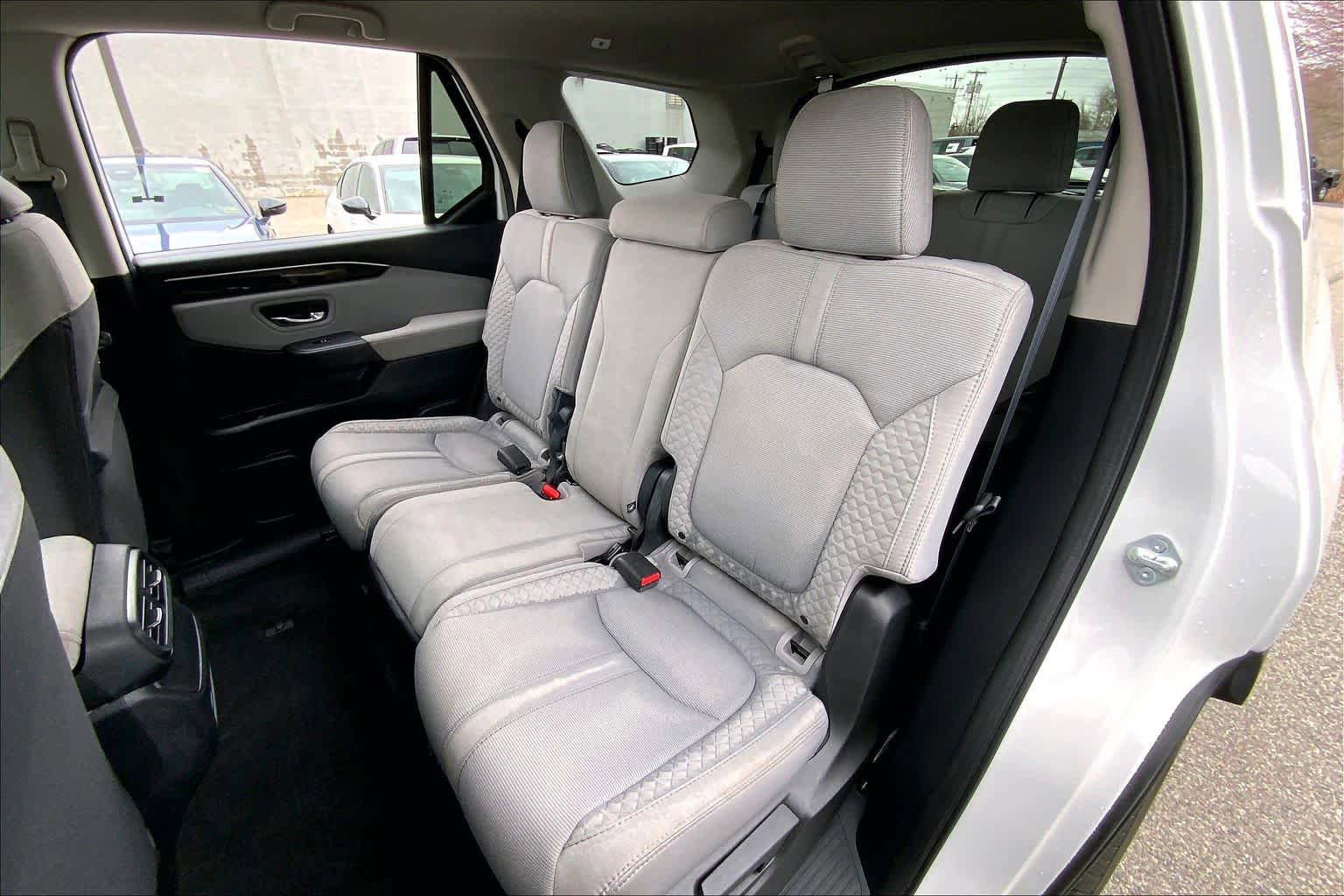 Used 2023 Honda Pilot LX image 21