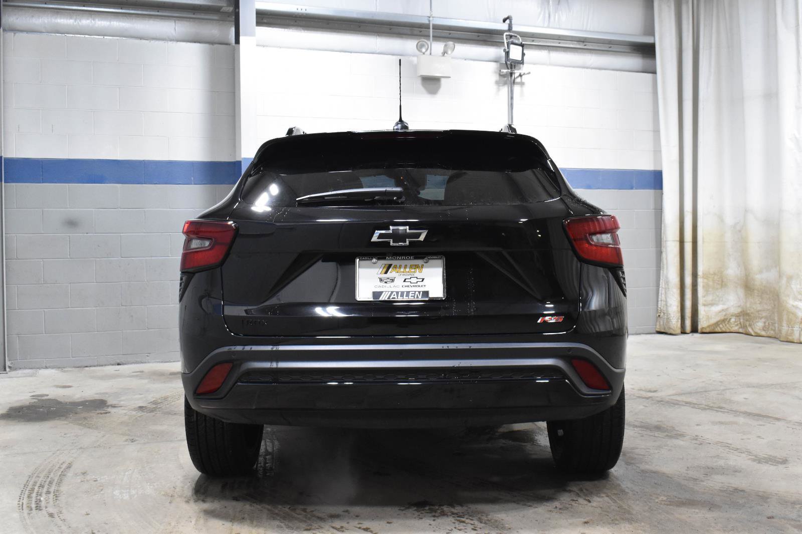 Used 2025 Chevrolet Trax RS image 24