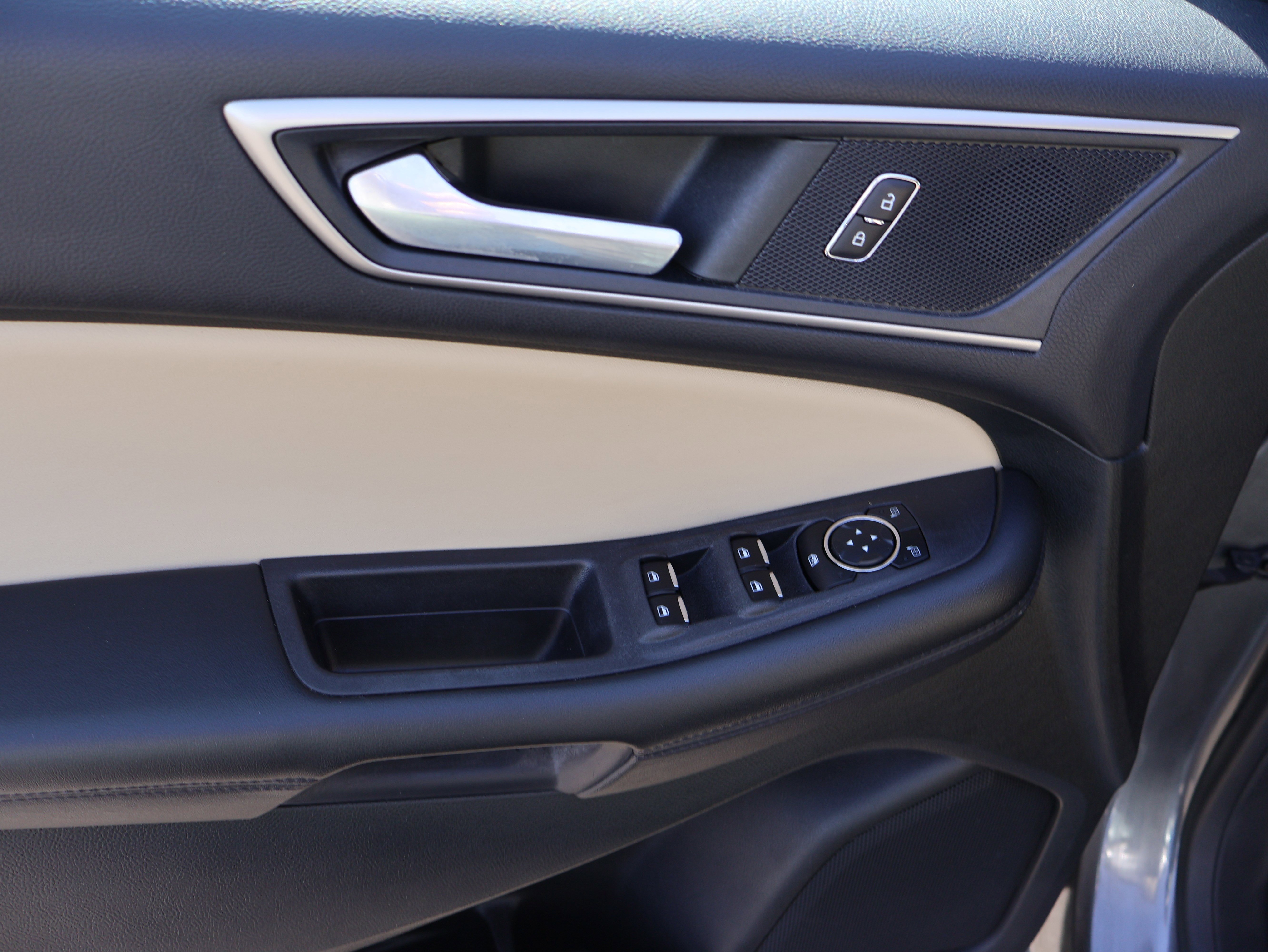 Used 2022 Ford Edge SEL image 23