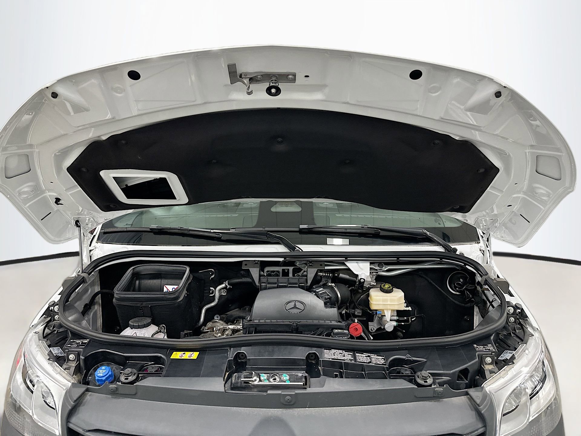 Used 2025 Mercedes-Benz Sprinter 3500 image 4