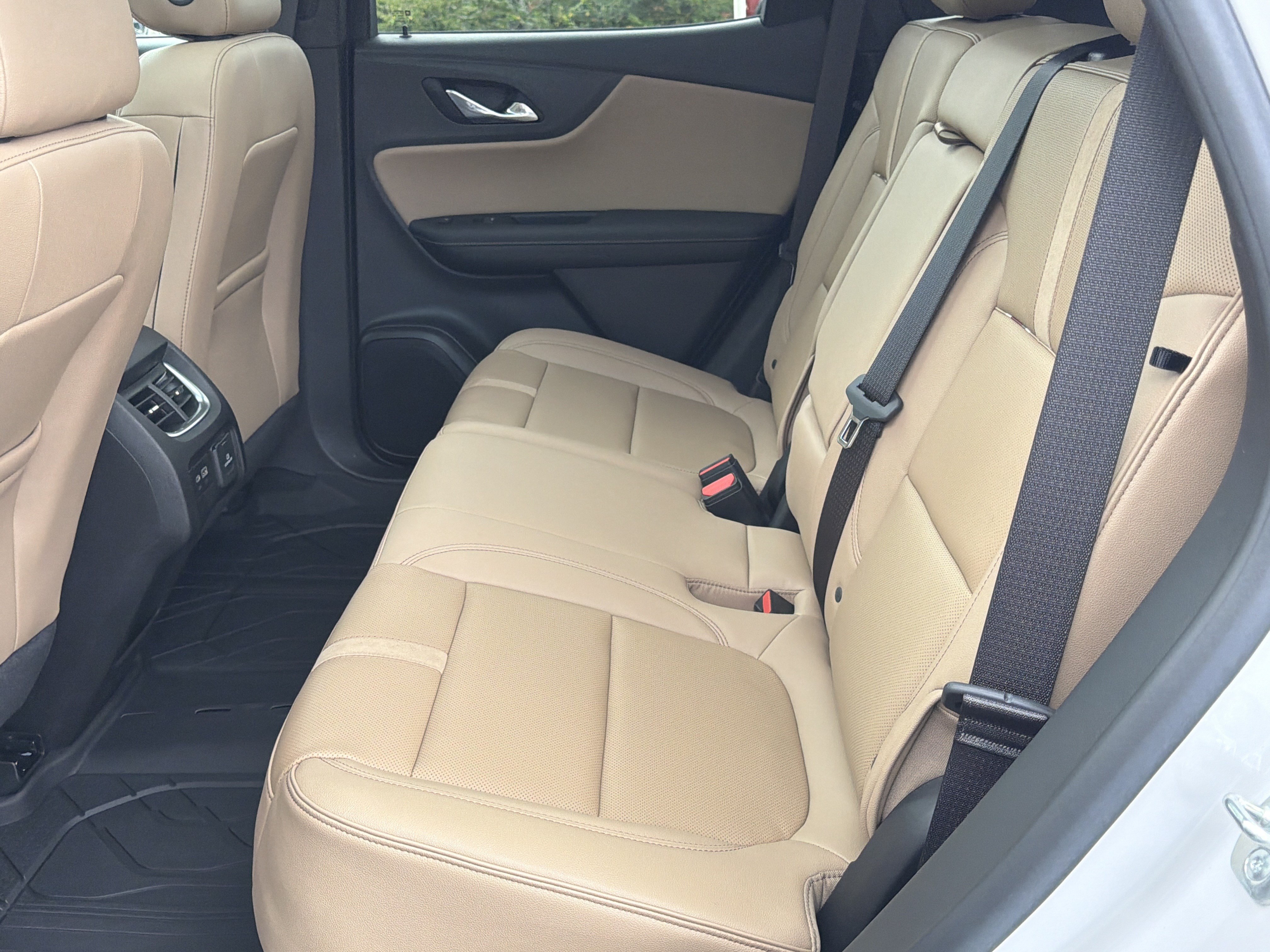 Used 2025 Chevrolet Blazer Premier w/ Driver Confidence II Package FWD image 21