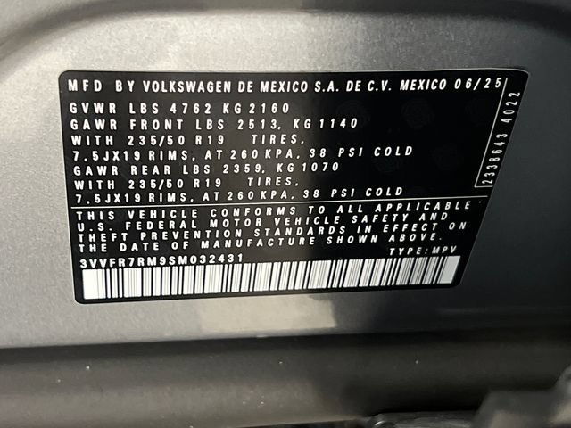 Certified 2025 Volkswagen Tiguan SE FWD image 28