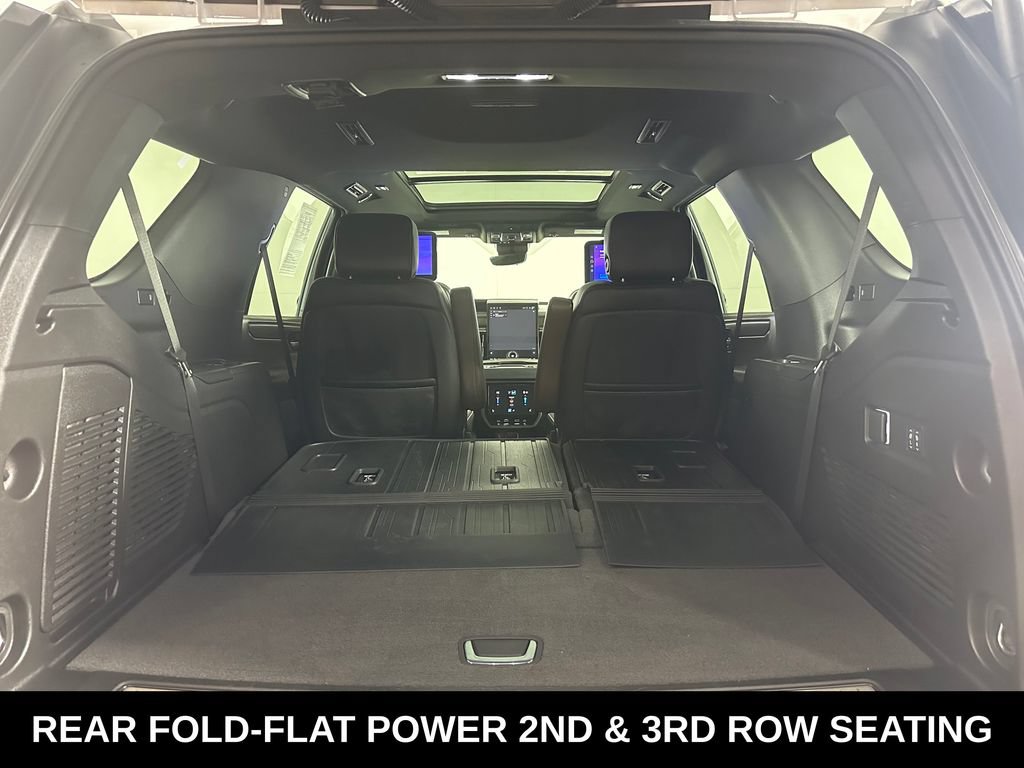 Used 2025 GMC Yukon Denali Ultimate AWD/4WD image 30