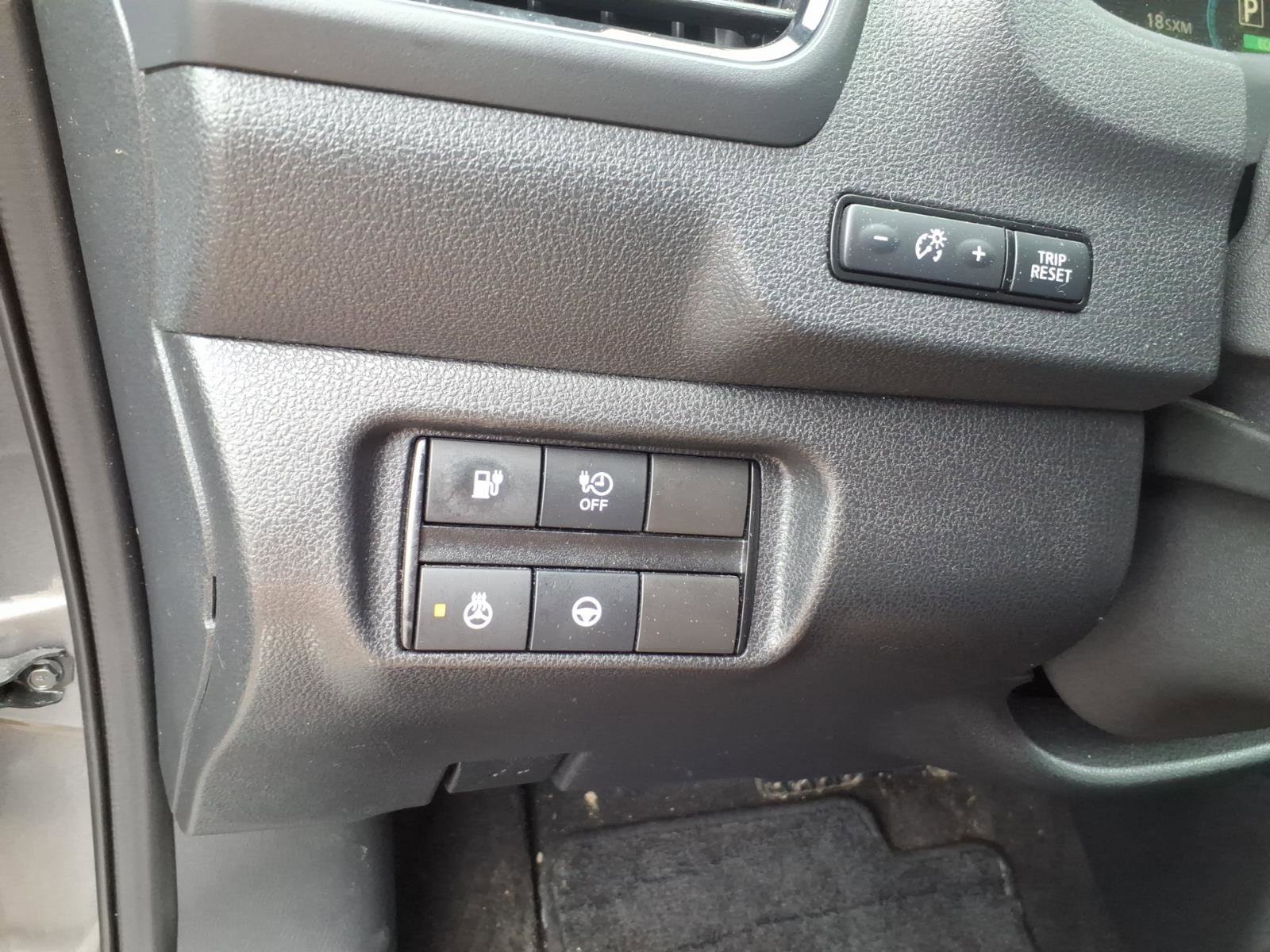 Used 2019 Nissan Leaf SV w/ SV Technology Package image 16