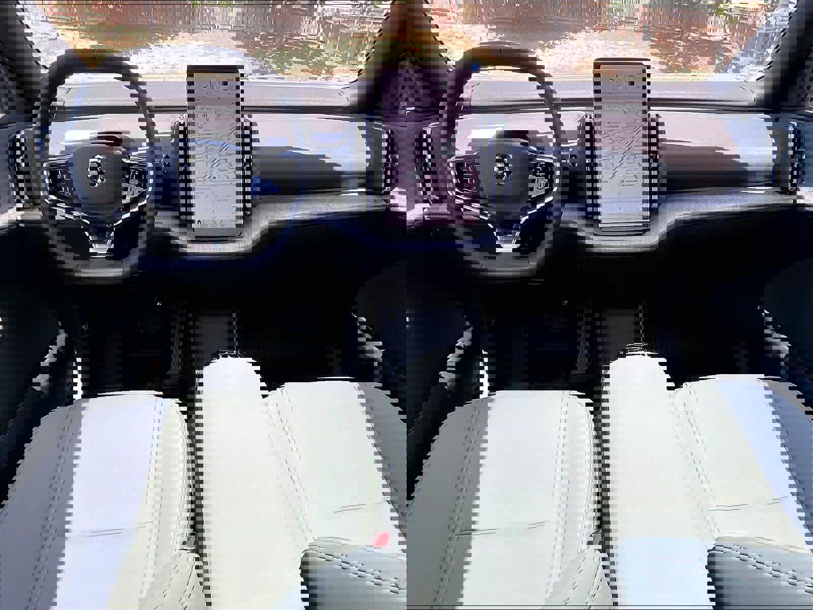 New 2026 Volvo EX30 Plus w/ Protection Package Premier AWD/4WD image 7