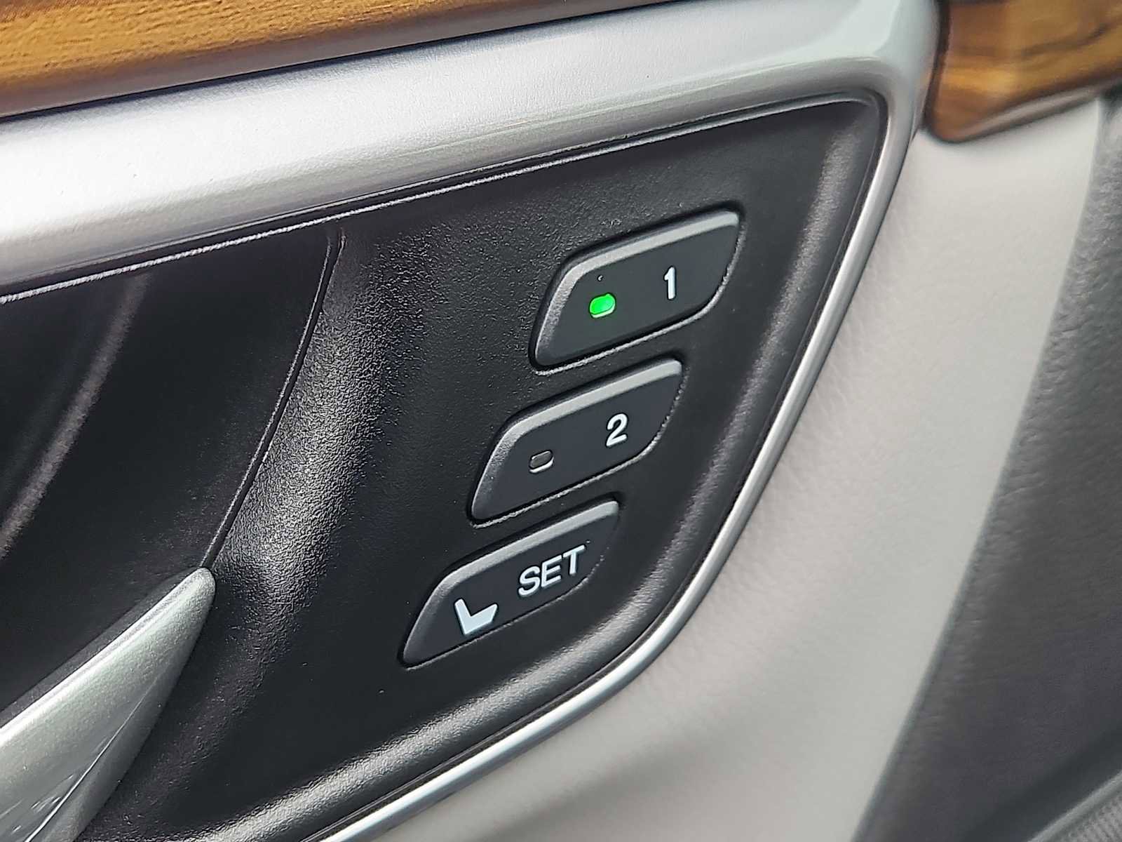 Used 2017 Honda CR-V Touring image 12