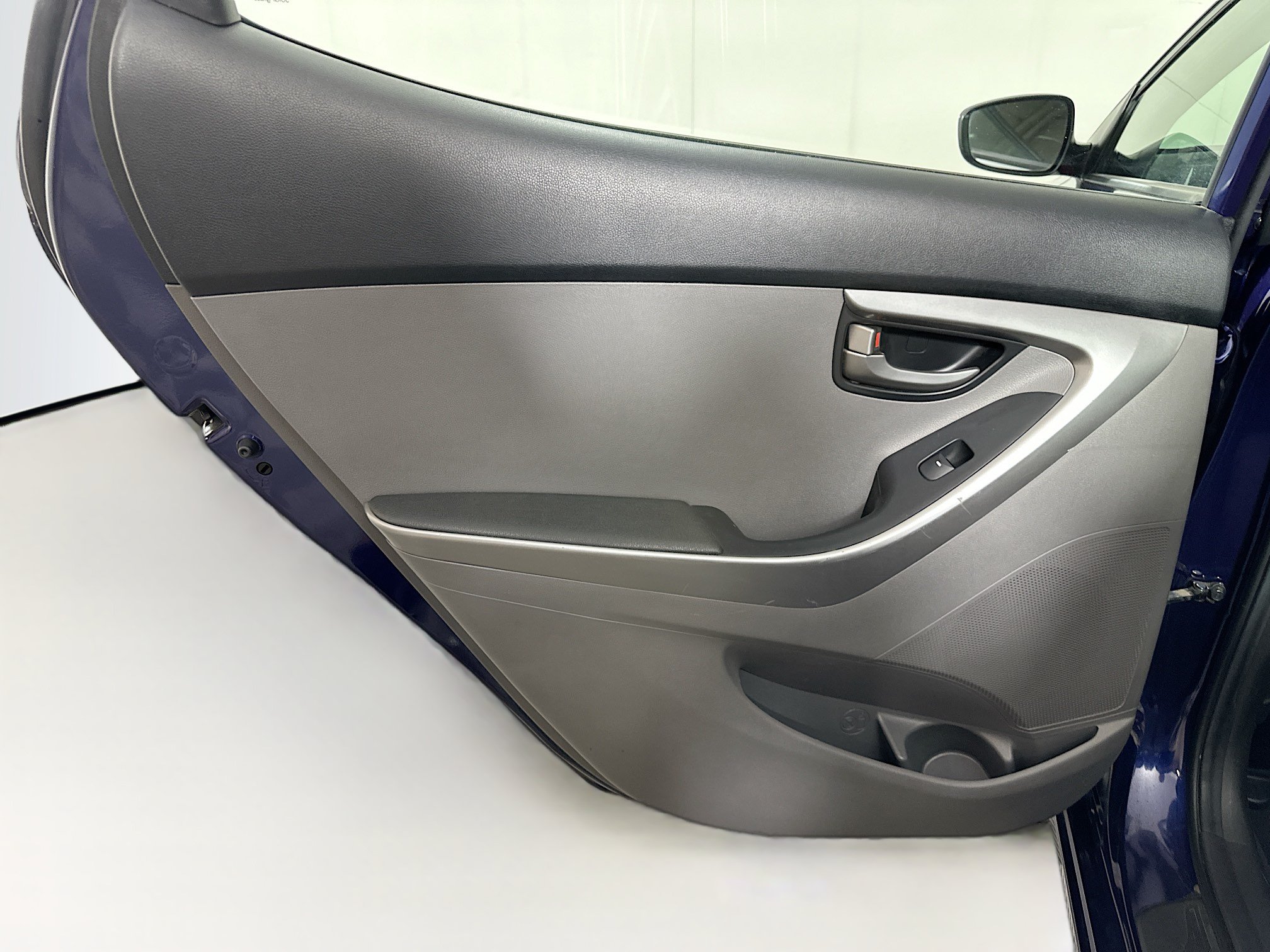 Used 2013 Hyundai Elantra GLS FWD image 23