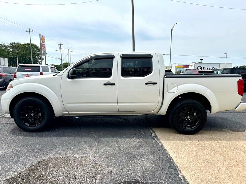 Used 2021 Nissan Frontier SV w/ Midnight Edition Floor Mats image 5