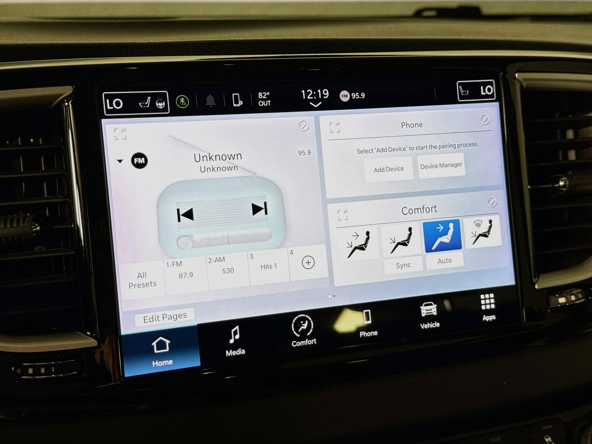 Used 2024 Chrysler Pacifica Touring-L FWD image 16