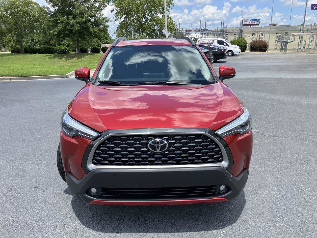 Used 2023 Toyota Corolla Cross XLE image 8