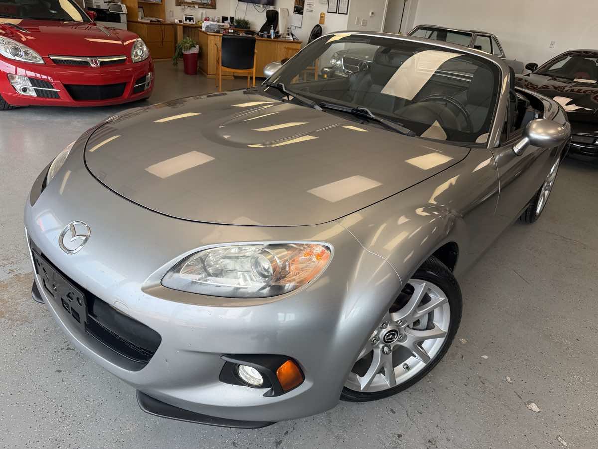 Used 2015 MAZDA MX-5 Miata Grand Touring w/ Premium Package RWD image 11