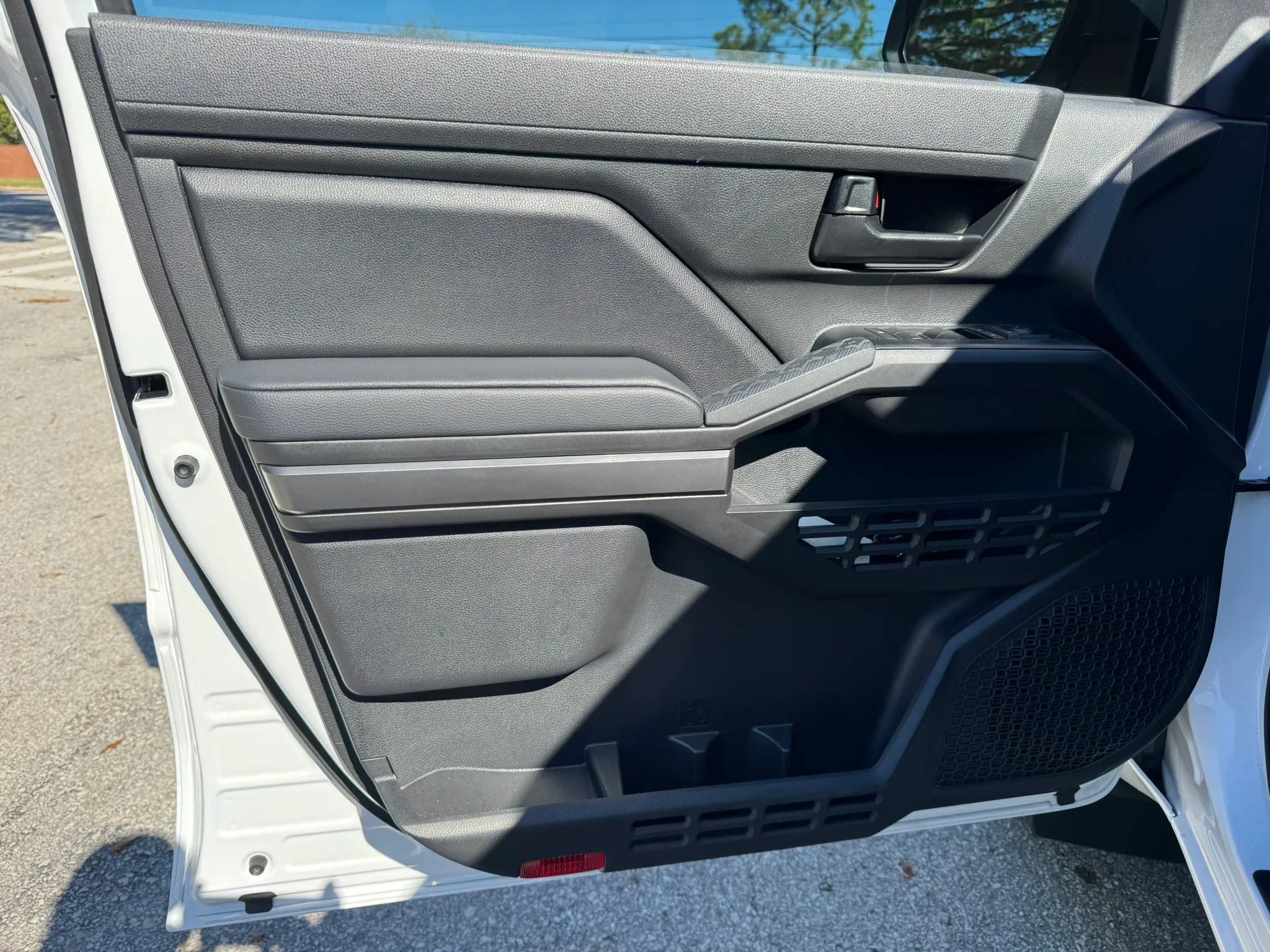 Used 2025 Toyota Tacoma SR5 image 18