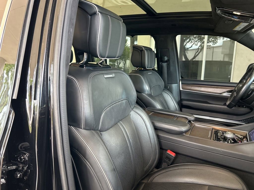 Used 2023 Jeep Grand Wagoneer Series II image 23