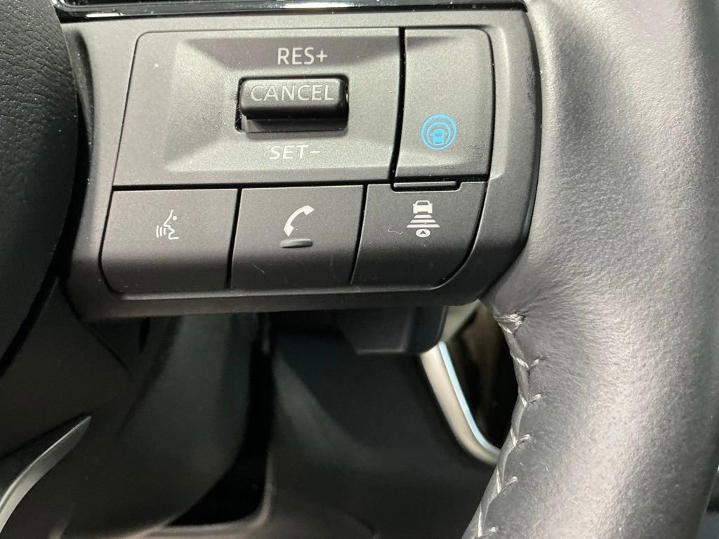 Used 2023 Nissan Rogue SL w/ SL Premium Package image 24