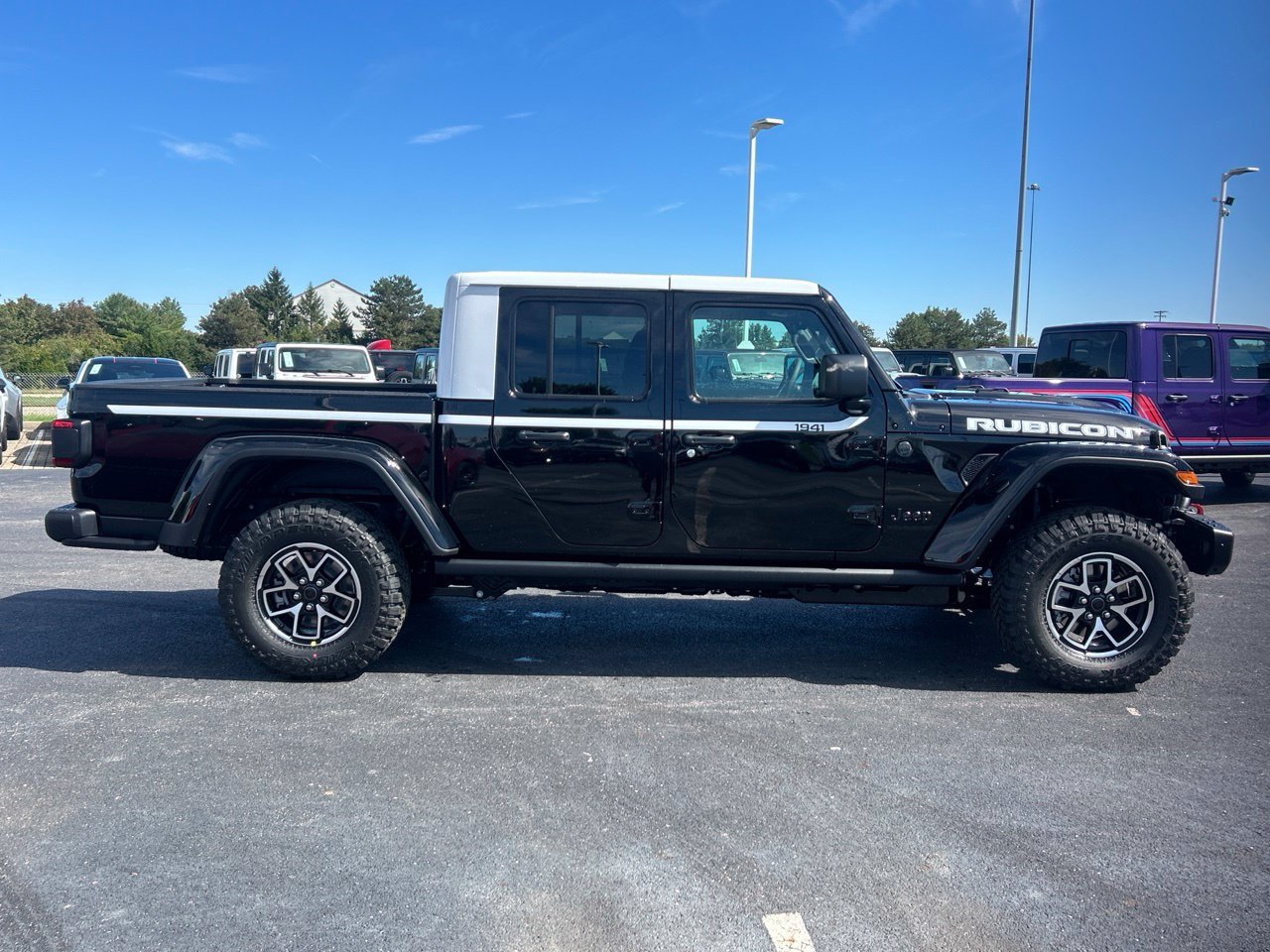 New 2027 Jeep Gladiator Rubicon AWD/4WD image 2