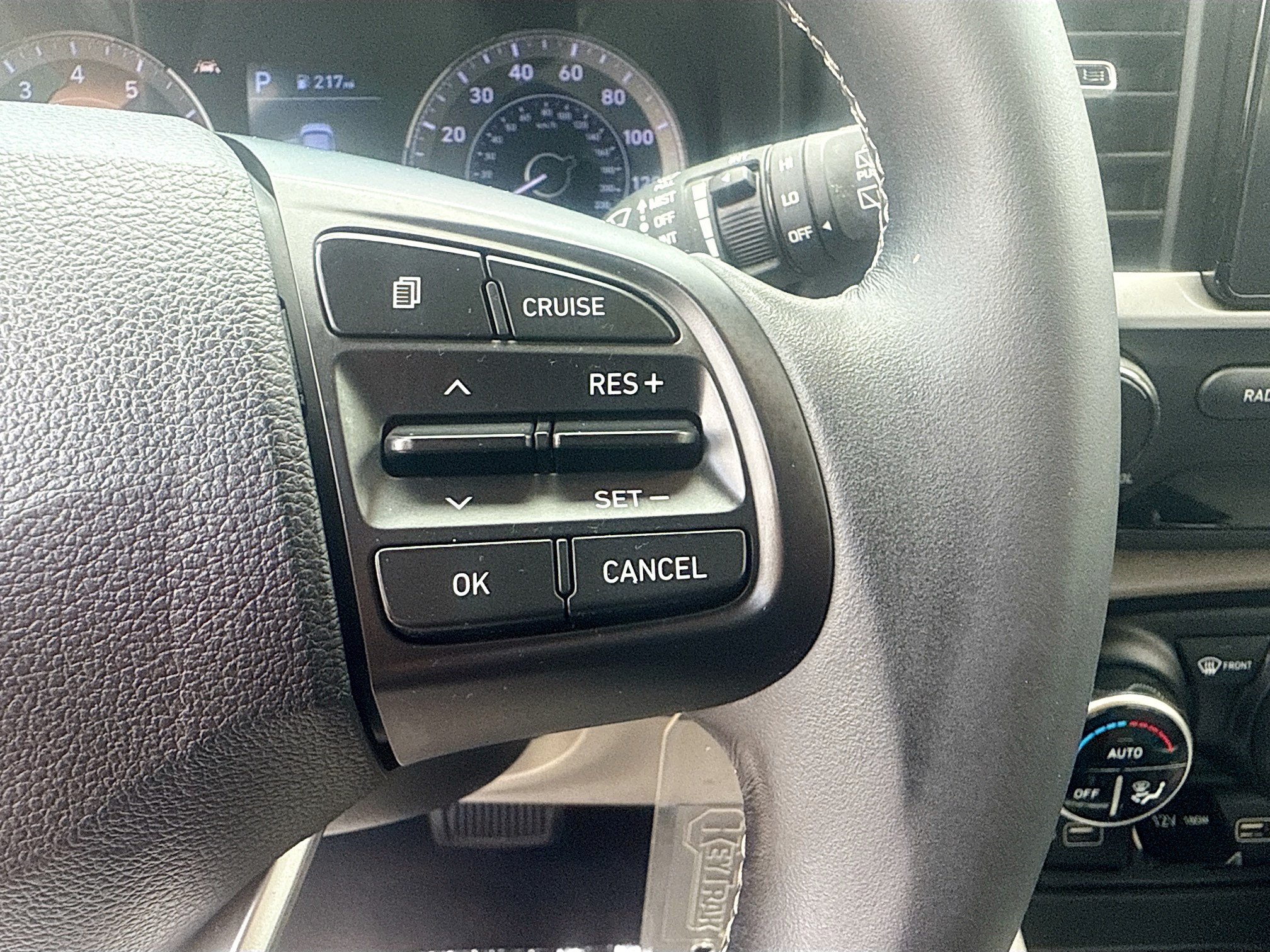 Used 2022 Hyundai Venue SEL FWD image 36