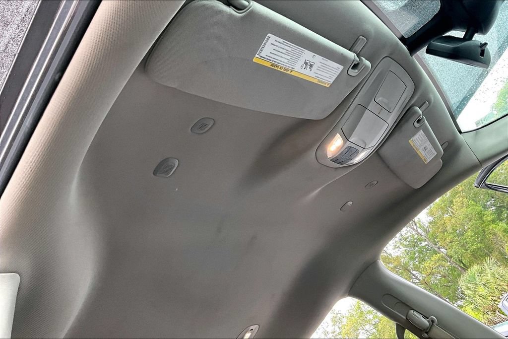 Used 2023 Chrysler Pacifica Touring-L FWD image 25