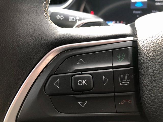 Used 2024 Jeep Grand Cherokee L Laredo image 4