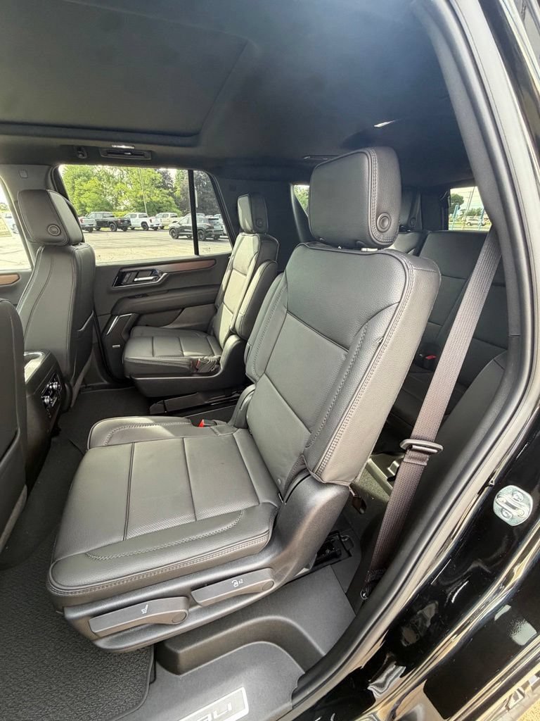 New 2026 GMC Yukon Denali w/ Sun & Power Step Package AWD/4WD image 12