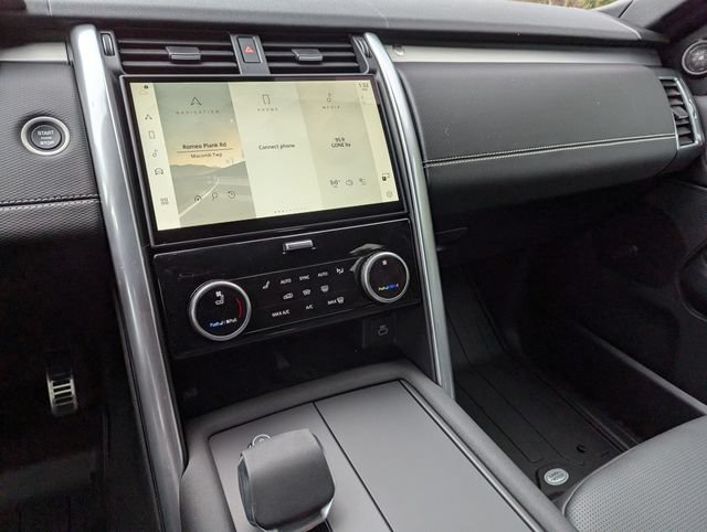 New 2025 Land Rover Discovery Dynamic SE AWD/4WD image 11