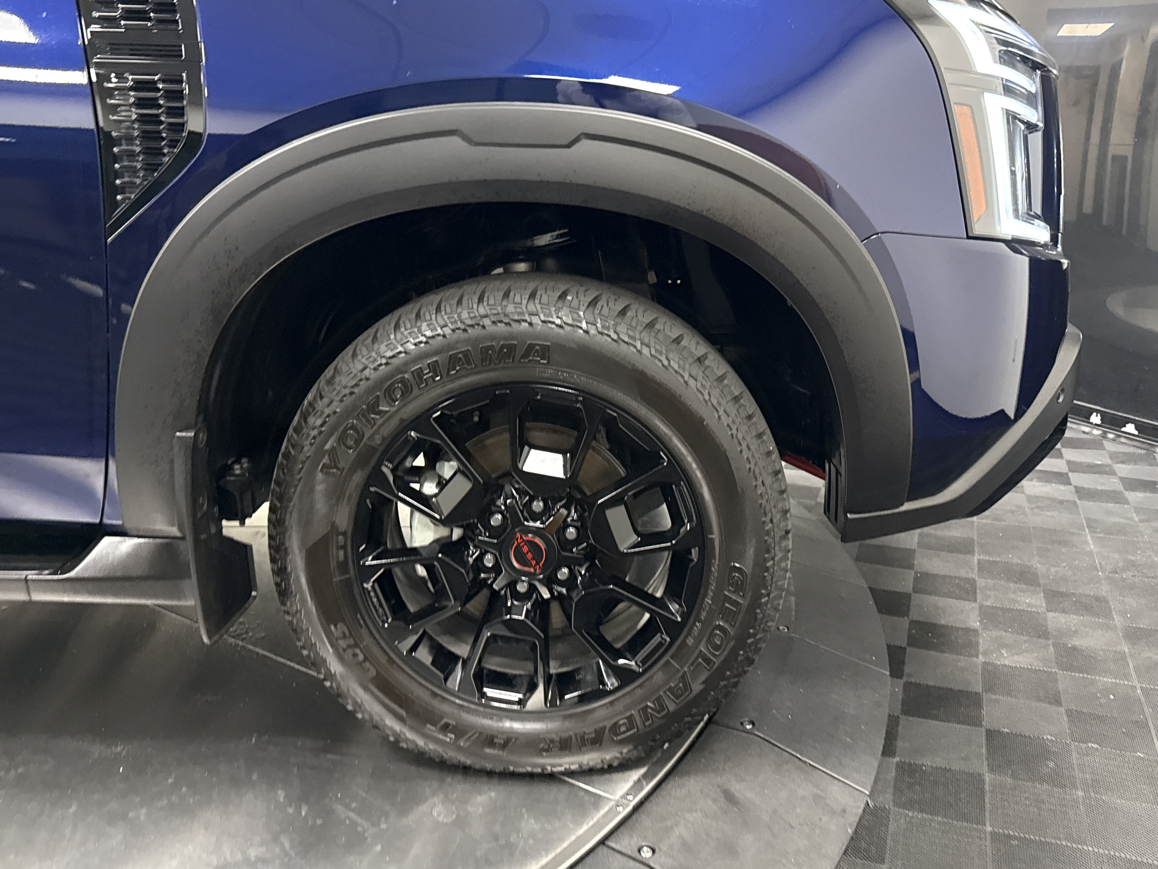 Used 2026 Nissan Armada PRO-4X w/ Captain's Chari Seat Package AWD/4WD image 9