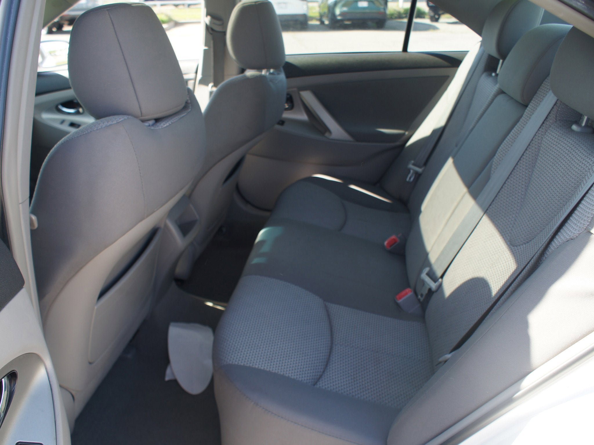 Used 2010 Toyota Camry SE FWD image 10
