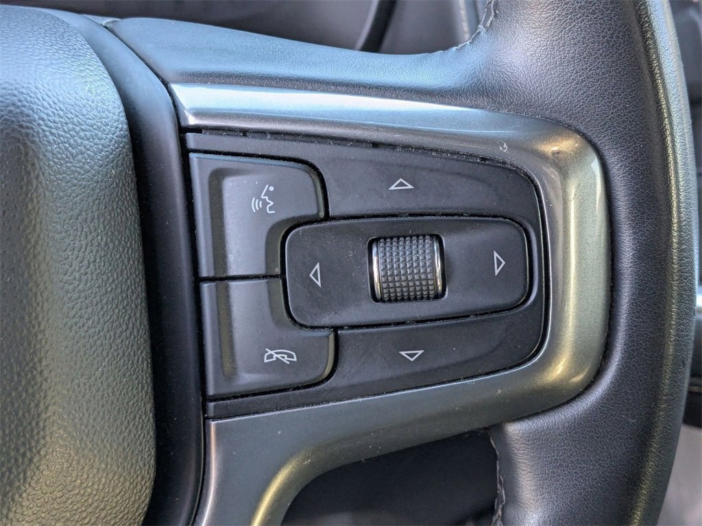 Used 2023 Chevrolet Suburban Premier image 23