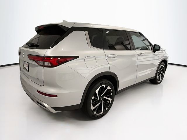 Used 2023 Mitsubishi Outlander SE image 7