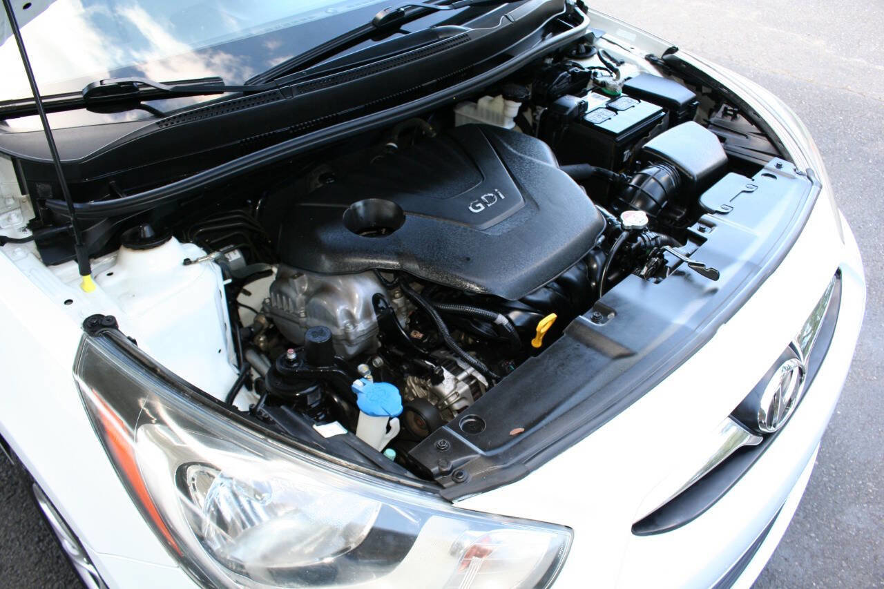 Used 2013 Hyundai Accent GLS FWD image 11