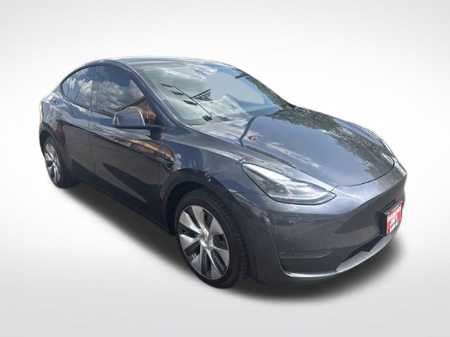 Used 2024 Tesla Model Y Long Range AWD/4WD image 1