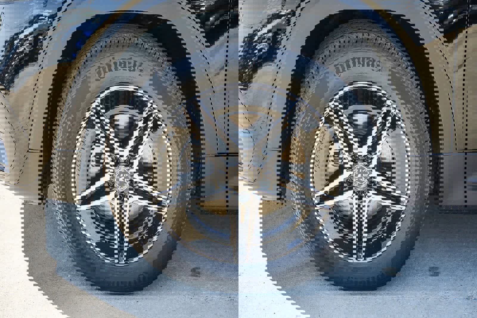 Used 2024 Mercedes-Benz EQB 300 4MATIC image 10