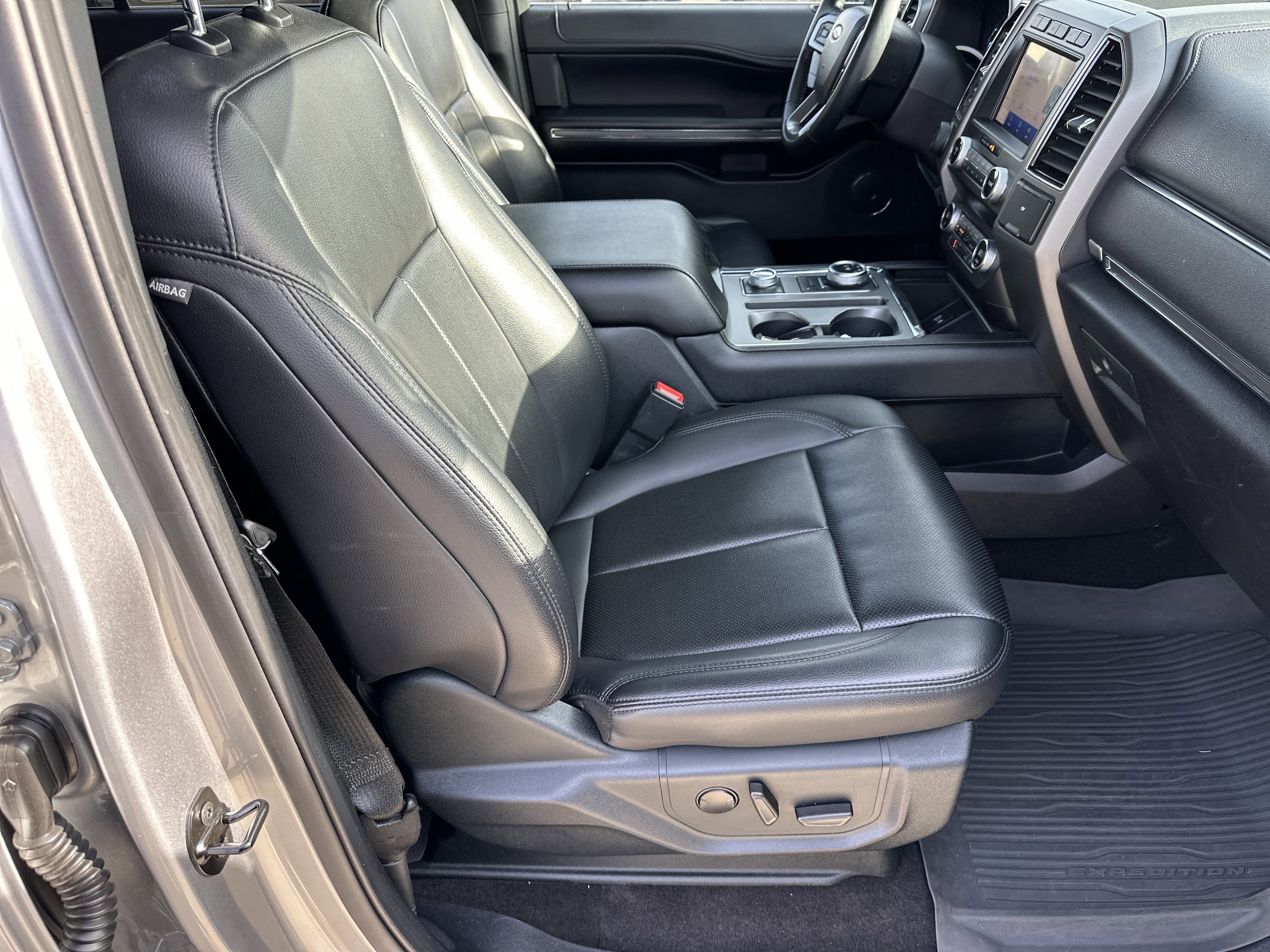 Used 2021 Ford Expedition XLT image 15