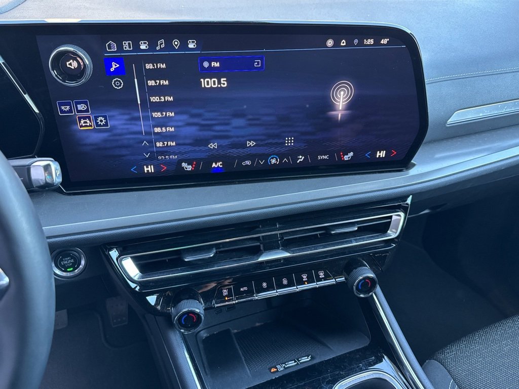 Used 2024 Chevrolet Traverse LT image 6