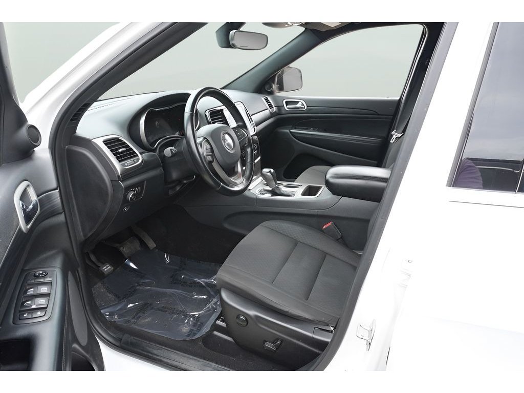 Used 2020 Jeep Grand Cherokee Laredo w/ Security & Convenience Group AWD/4WD image 20