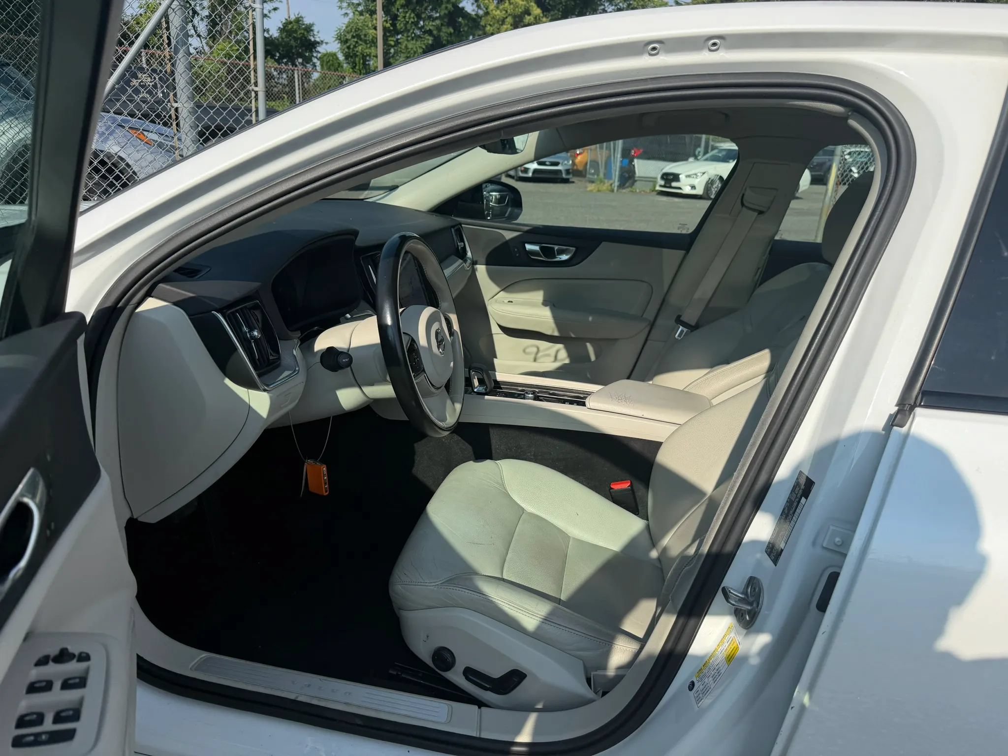 Used 2023 Volvo S60 B5 Plus FWD image 22