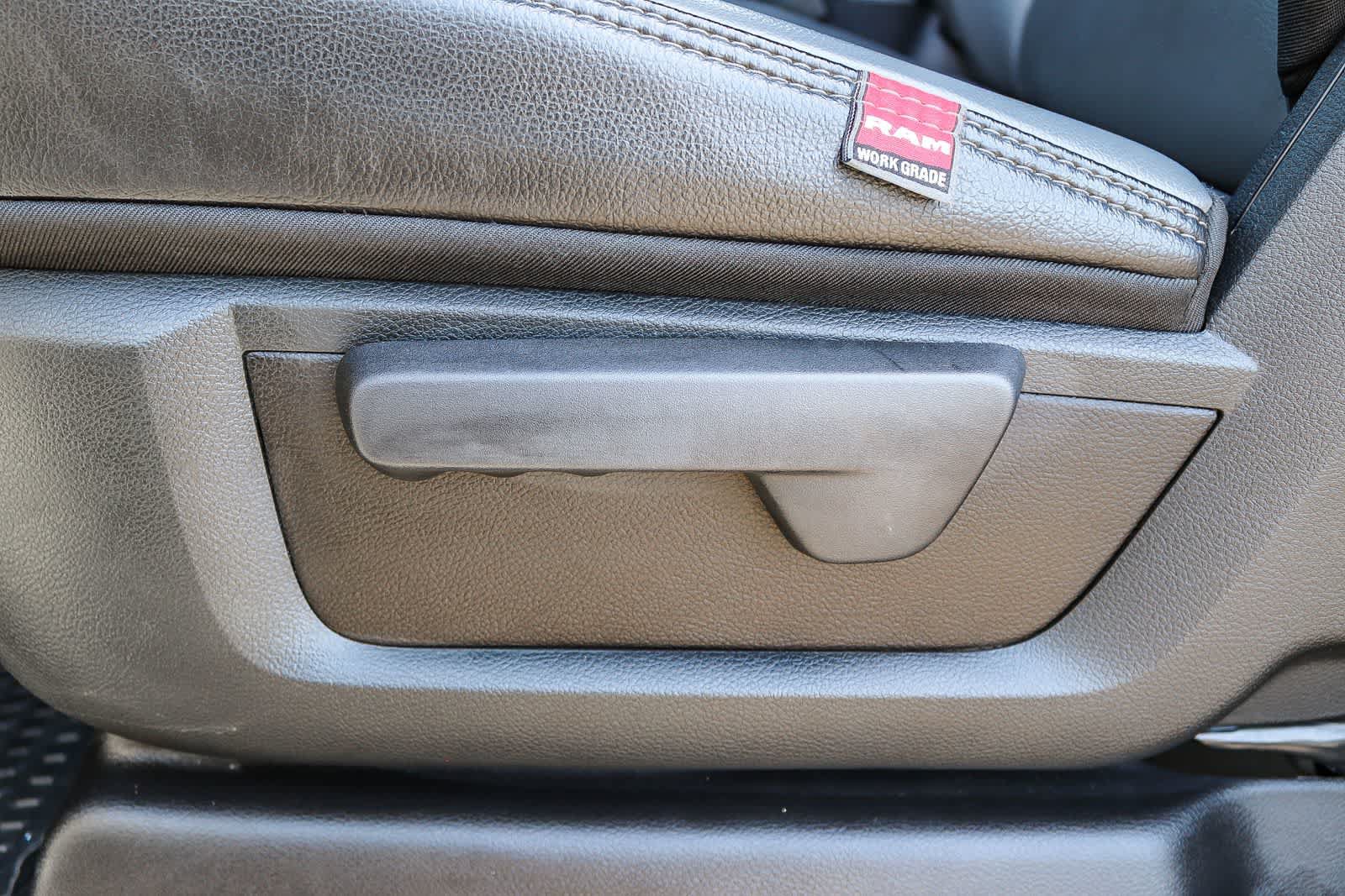 Used 2024 RAM 2500 Tradesman w/ Chrome Appearance Group AWD/4WD image 20