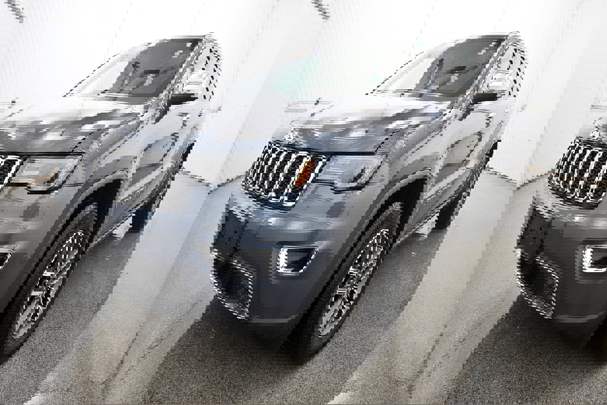 Used 2020 Jeep Grand Cherokee Limited w/ Premium Lighting Group image 23