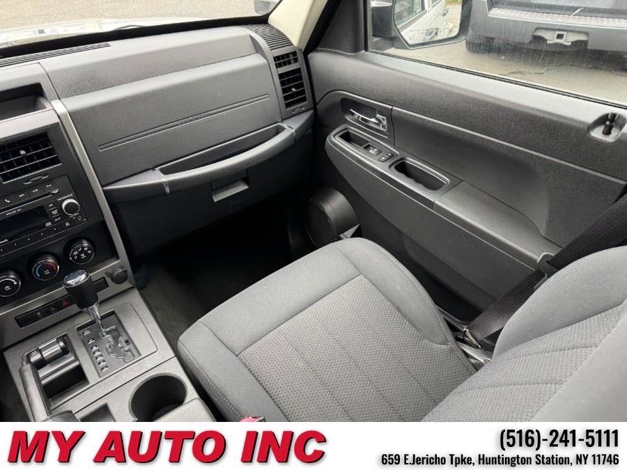 Used 2011 Jeep Liberty Sport image 14