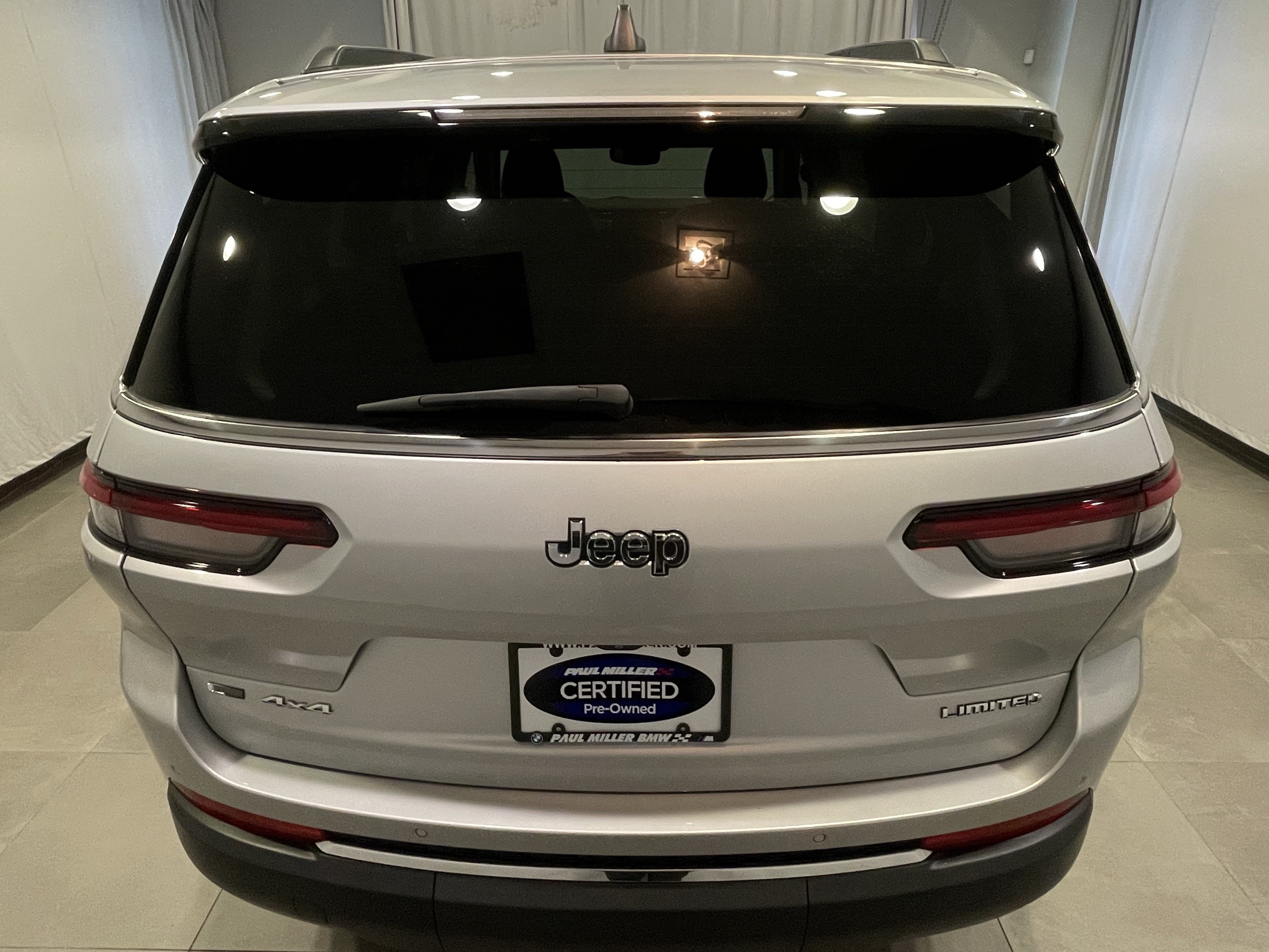 Used 2022 Jeep Grand Cherokee L Limited AWD/4WD image 5