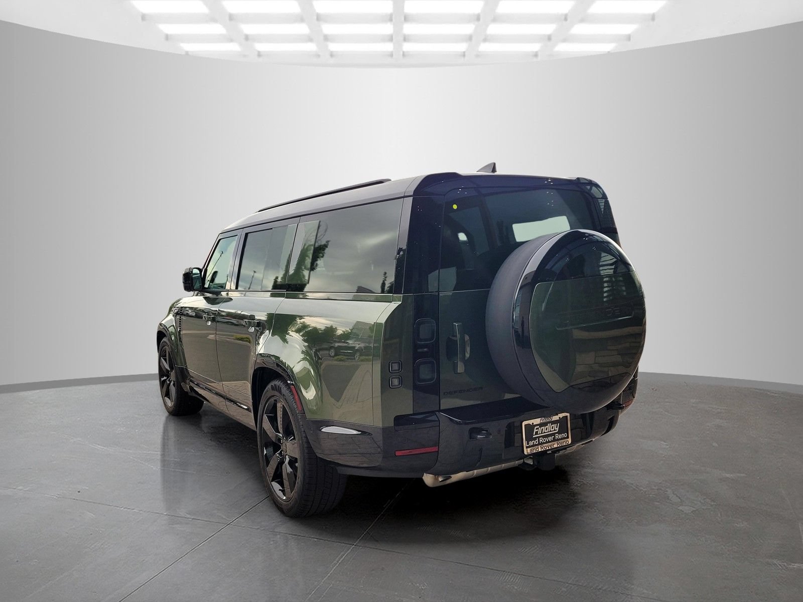 New 2026 Land Rover Defender 130 X-Dynamic SE AWD/4WD image 4