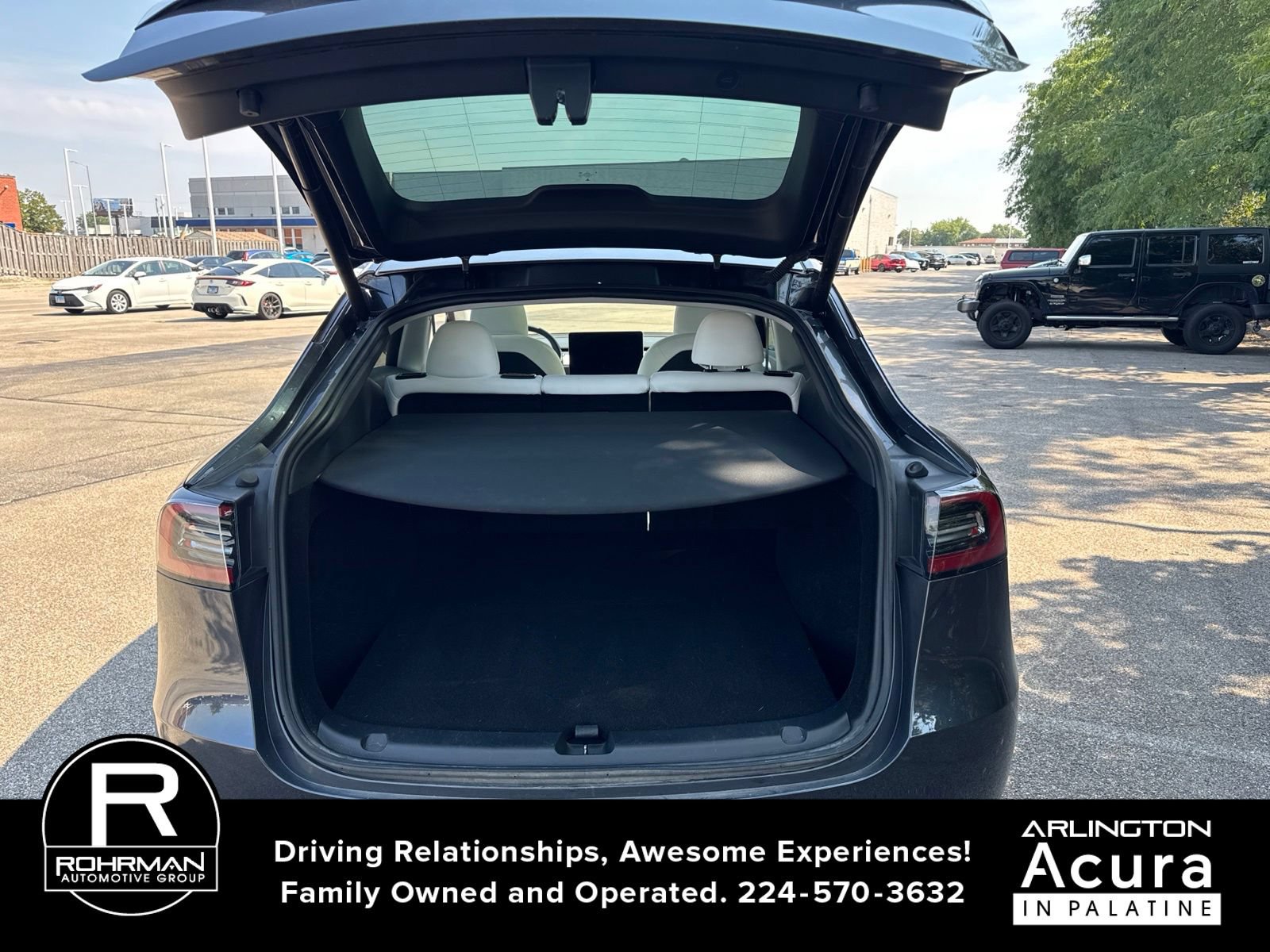 Used 2024 Tesla Model Y Performance AWD/4WD image 8