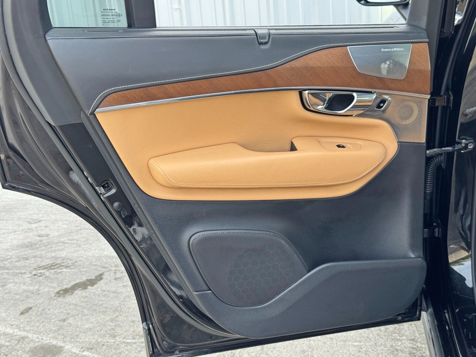 Used 2017 Volvo XC90 T8 Inscription w/ Vision Package image 43