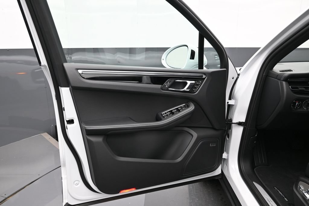 New 2026 Porsche Macan S AWD/4WD image 8