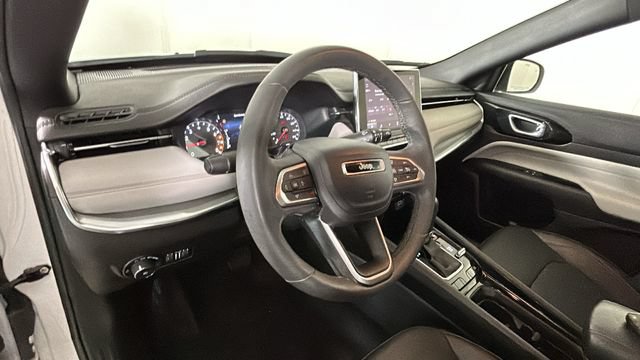 Used 2023 Jeep Compass Limited w/ Elite Group AWD/4WD image 14