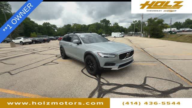 Used 2025 Volvo V90 B6 Cross Country Plus w/ Protection Package Premier AWD/4WD image 2