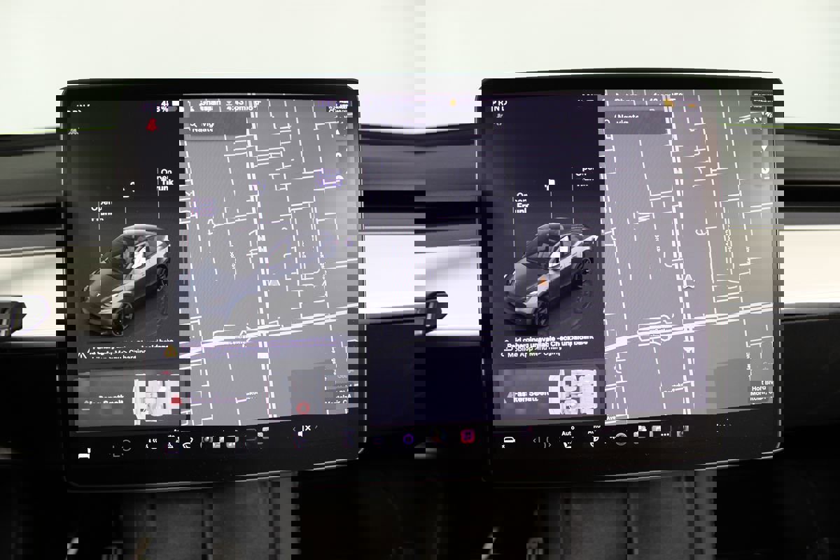 Used 2022 Tesla Model Y Long Range image 15